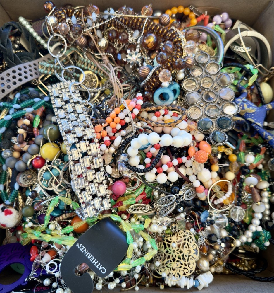 MIXED JEWELRY LOT CRAFT REPAIR, RESELL, REPURPOSE, VINTAGE TO NOW! 20 POUNDS
