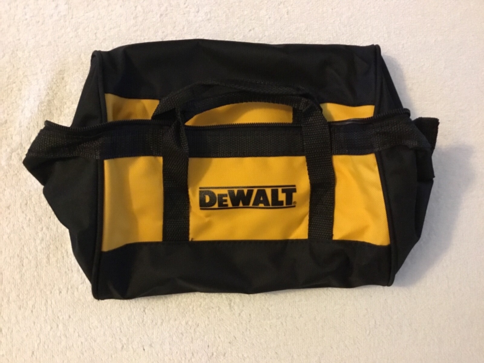 New Dewalt 11” Heavy Duty Ballistic Nylon Tool Bag 11” x 8” x 7”