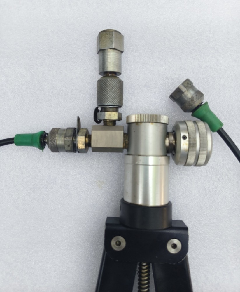 Beamex PGM calibration Hand pump