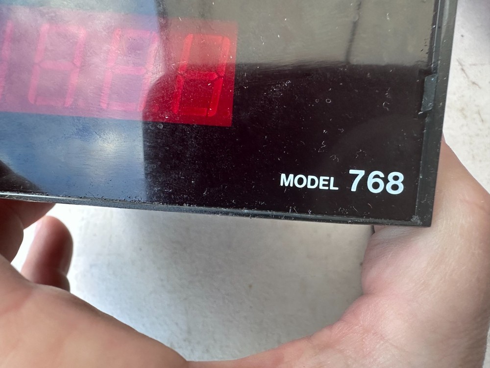 Jenco 768 Digital Panel Thermometer