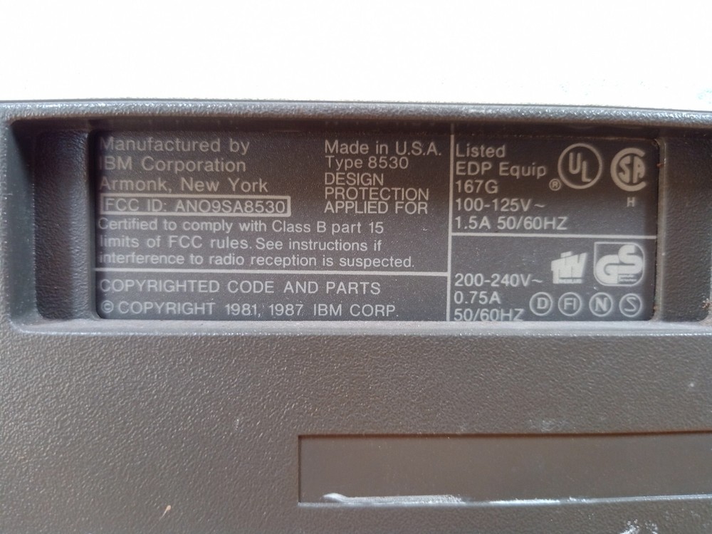 Vintage IBM Personal System/2 Model 30 Desktop Computer 8530-002 Basic 1.1