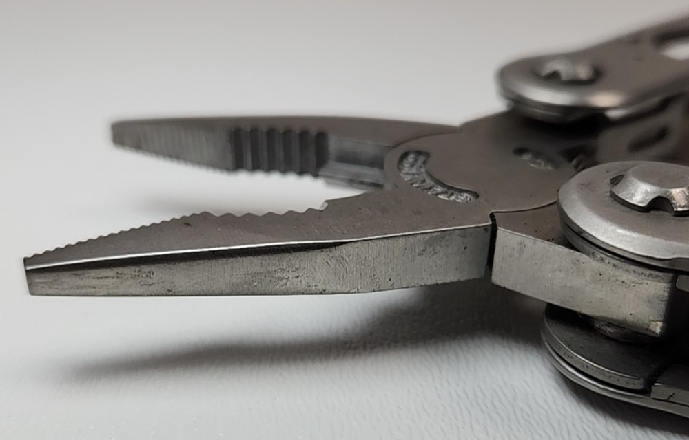 Duluth Trading Co. Multi-Tool Stainless 2CR Used Condition w/Protective Sheath