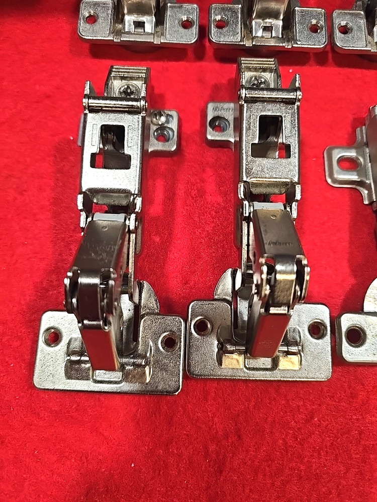 Assorted Cabinet Hinges 10.5 lbs. AMEROCK / AUSTRIA / BLUM