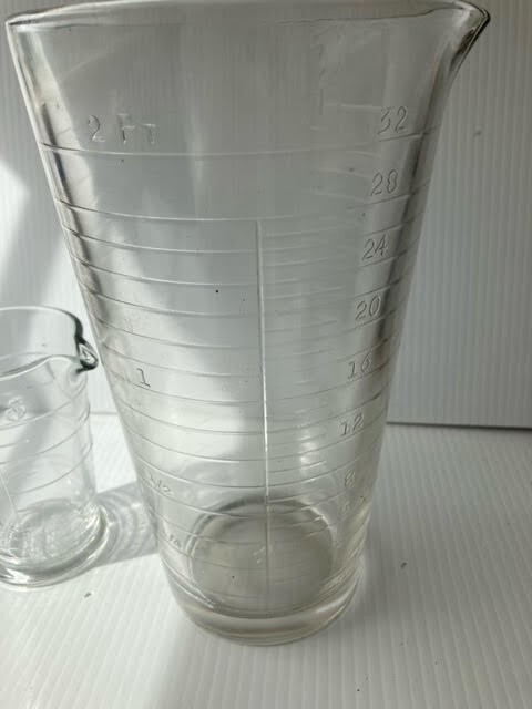 Hazel Atlas Glass Co. Measuring set