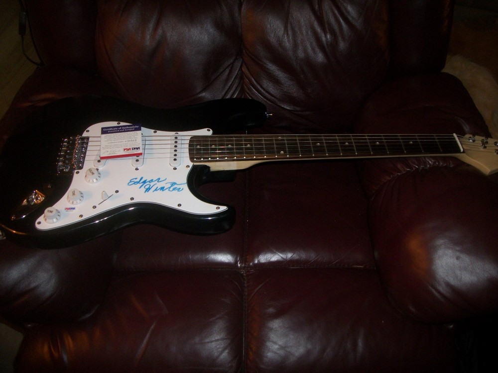 FANTASTIC EDGAR WINTER SIGNED GUITAR CERTIFIED BY PSA DNA NICE