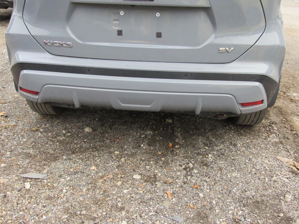 KICKS 2021 Glove Box 1009785