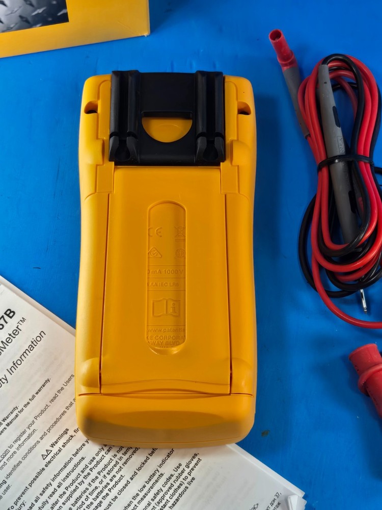 Fluke 789 Processmeter NEW