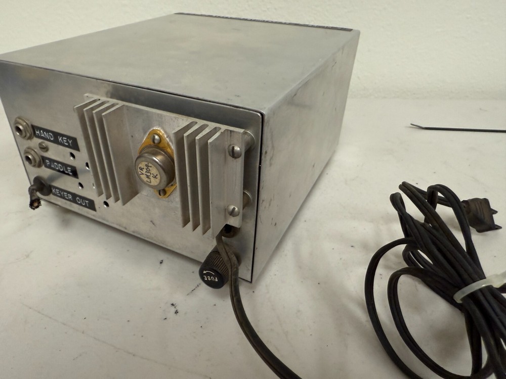 Homebrew IC KEYER W/ PROGRAMMABLE ERASABLE MEMORY