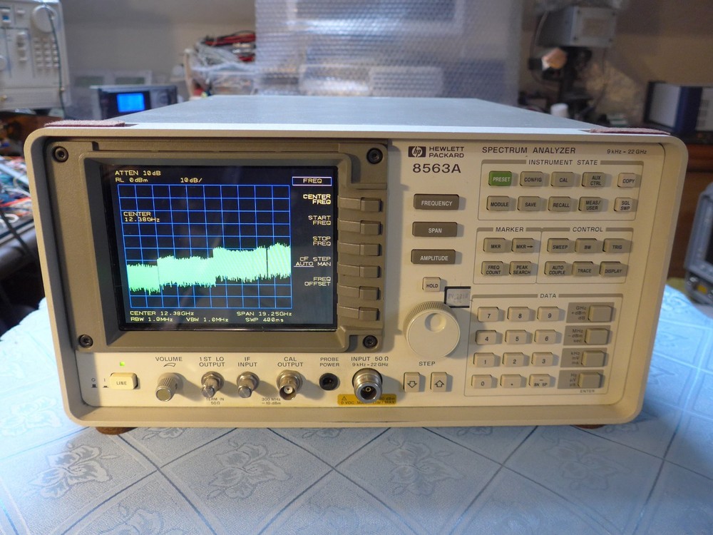 HP8563A Spectrum Analyzer 22.0GHz with new LCD