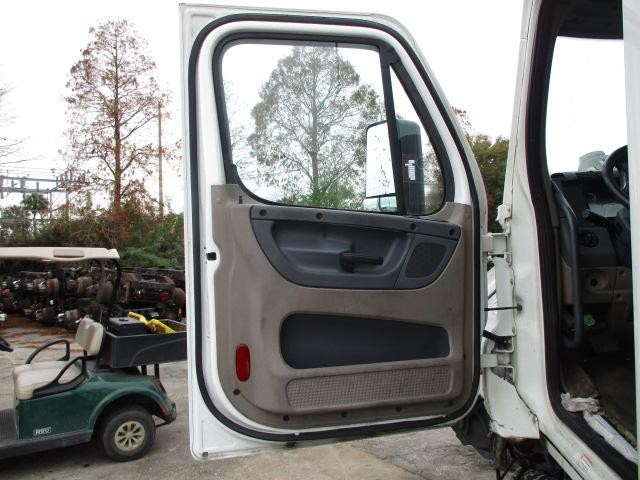 For 2019 FREIGHTLINER CASCADIA 113-125 DOOR ASSEMBLY Left ,  FL
