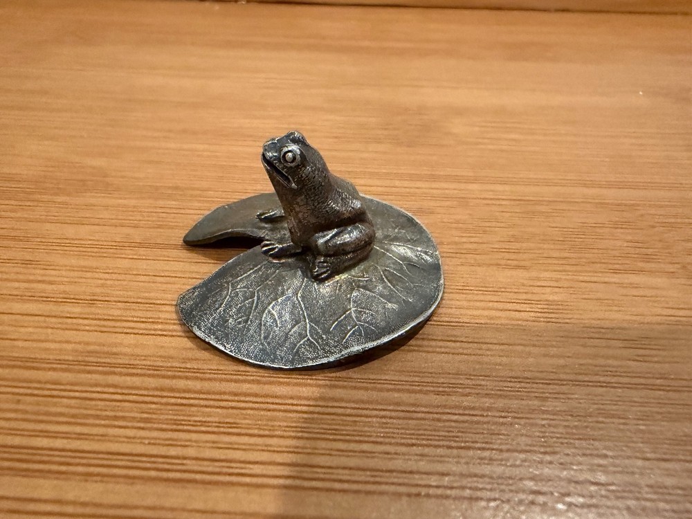 Vintage Antique Reed & Barton Silver Plated Frog on Lilypad Figurine