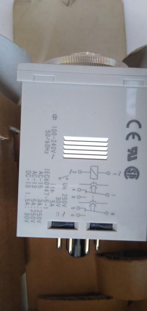 Omron H3CRF8 Timer 100-240VAC New