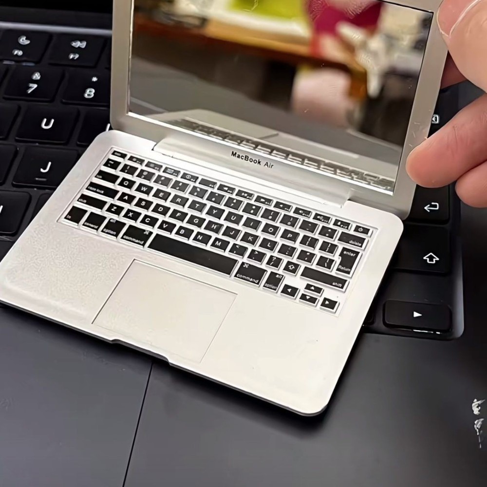 Creative Mini Apple Laptop Shaped Foldable Makeup Mirror Portable Compact