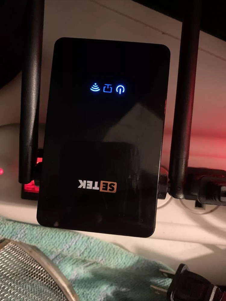 SETEK SE-01 Wifi Wireless Repeater 300 Mbps