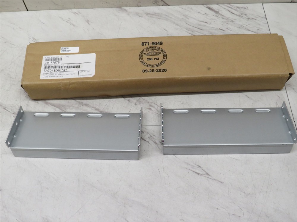 NEW APC Rack Mounting Bracket Set 0M-77578