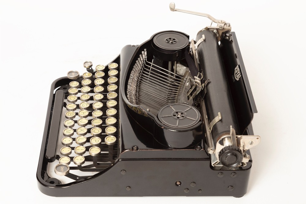 ROYAL JUNIOR "SIGNET" - portable typewriter - EXCELLENT