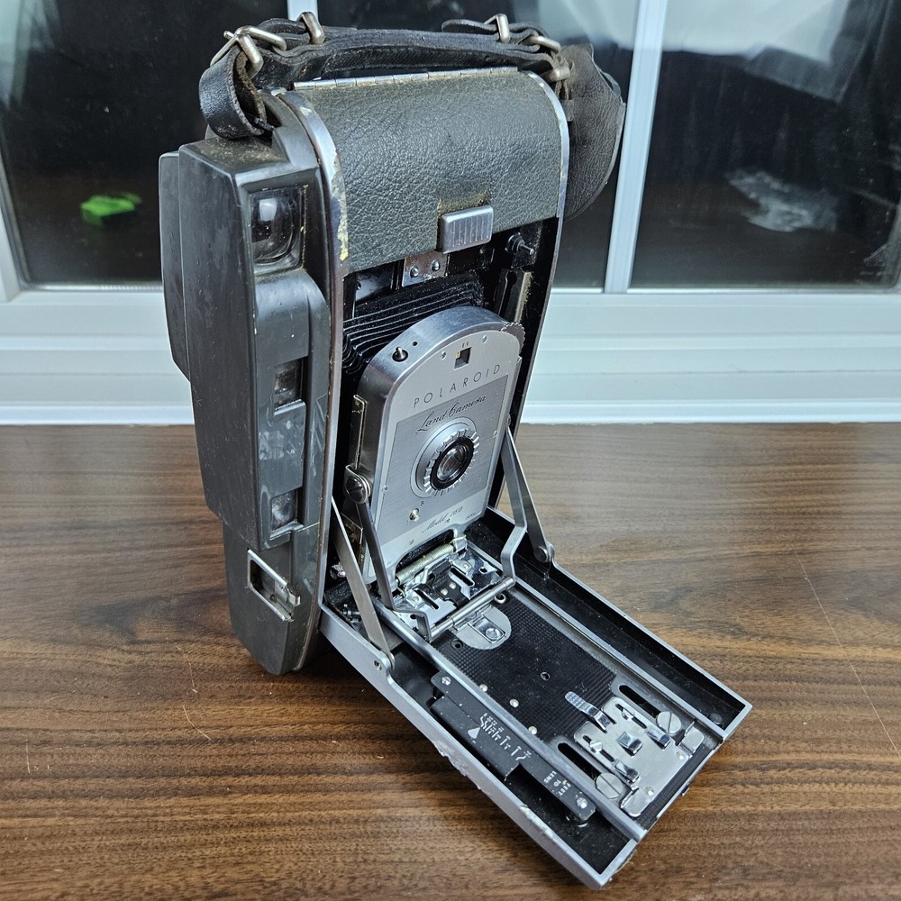 Polaroid Model 160 Land Camera - Untested