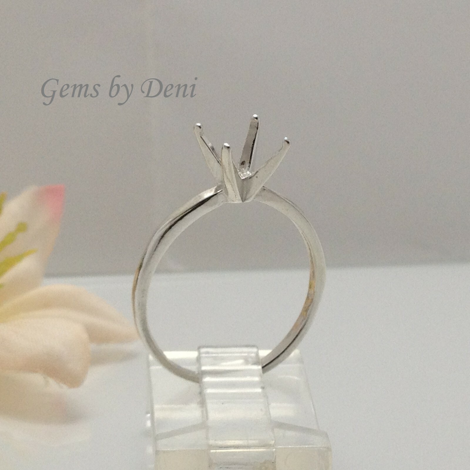 4, 5, 6, 7 or 8mm Round 4-Prong Deep Vee Sterling Silver Ring Setting (Size 4-8)