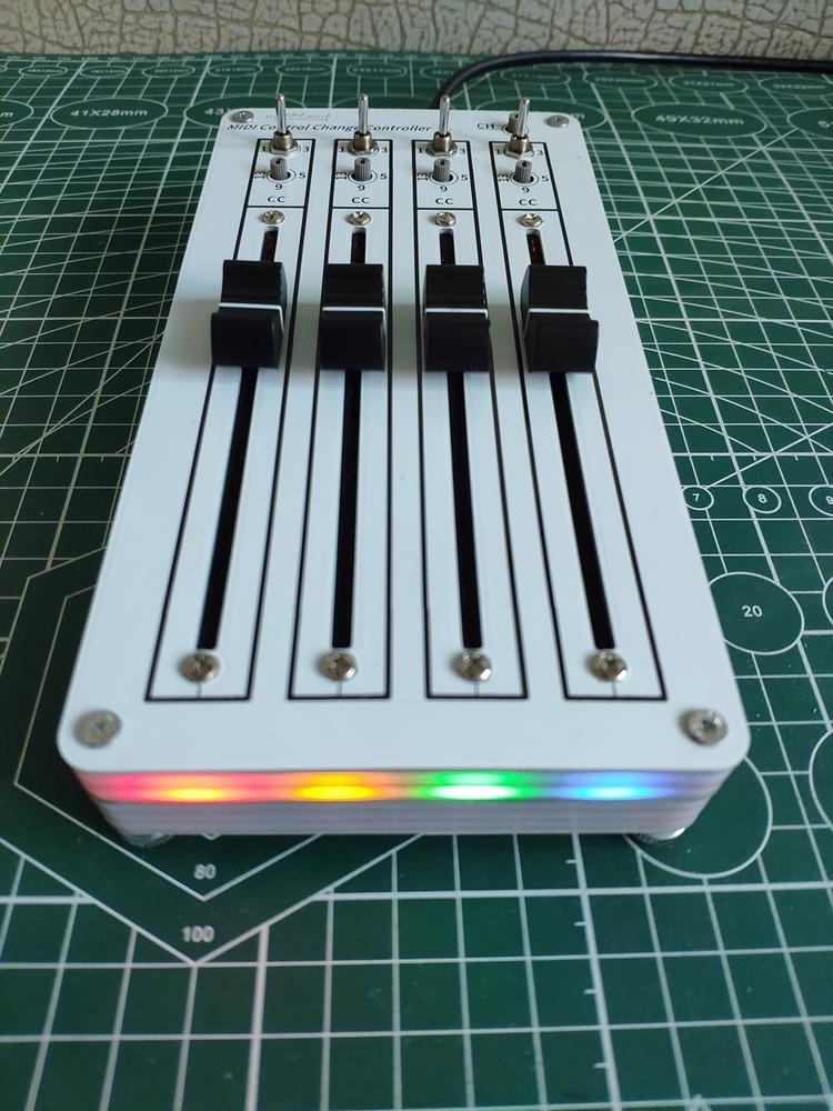 4-Fader USB MIDI Controller for DAW & Plugin Control - Customizable CC Mapping