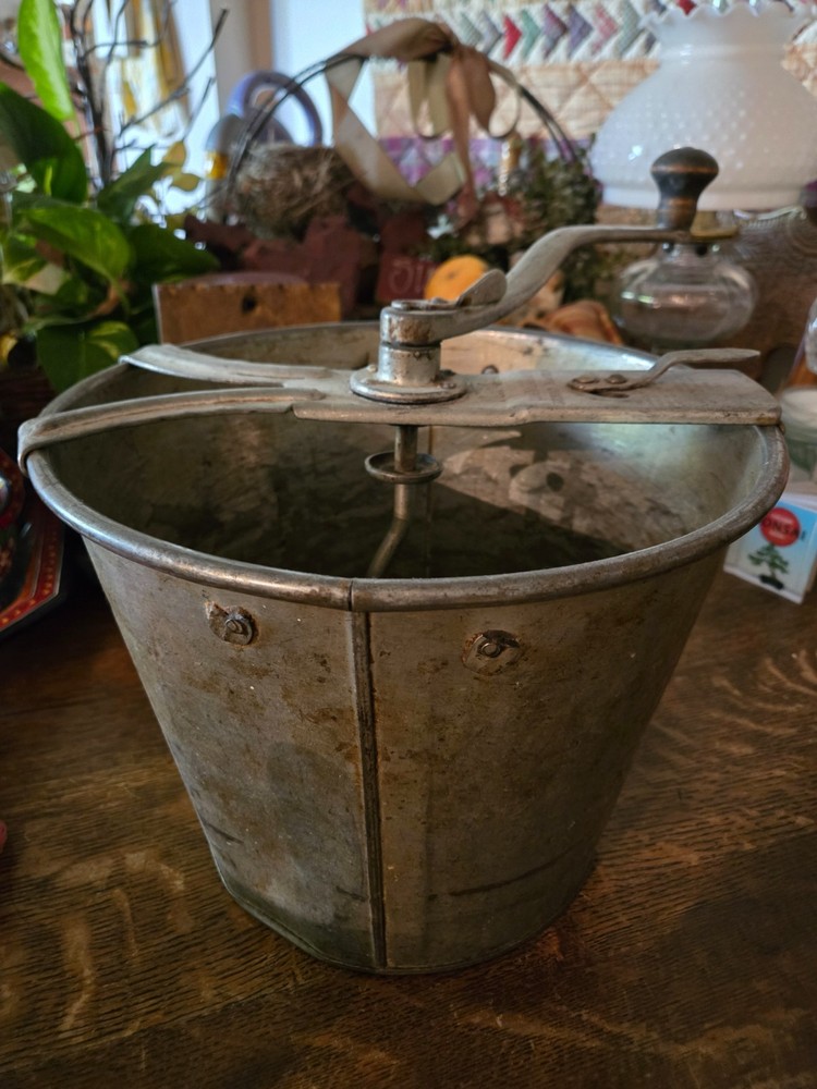 Landers, Frary, Clark Universal No. 4 Bread Maker 1904 Vintage