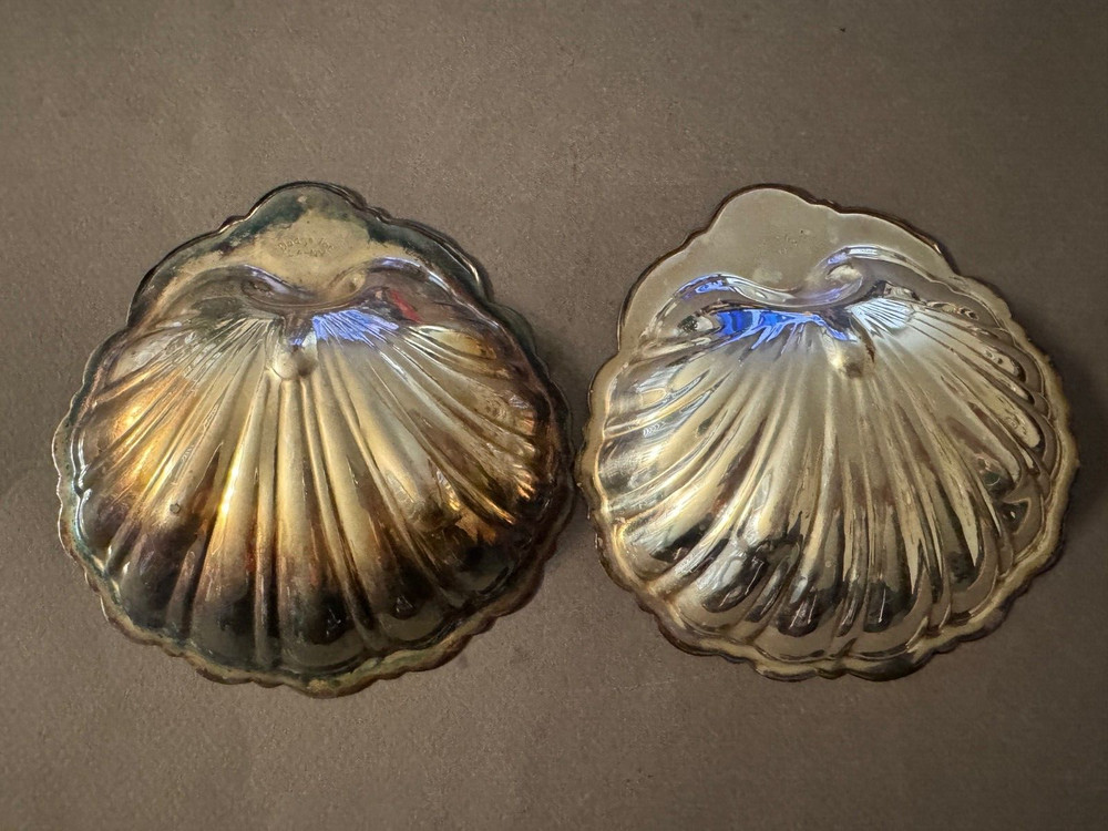 PAIR OF DODGE INC SILVERPLATE METAL SHELL SHAPE CANDY NUT DISHES VINTAGE