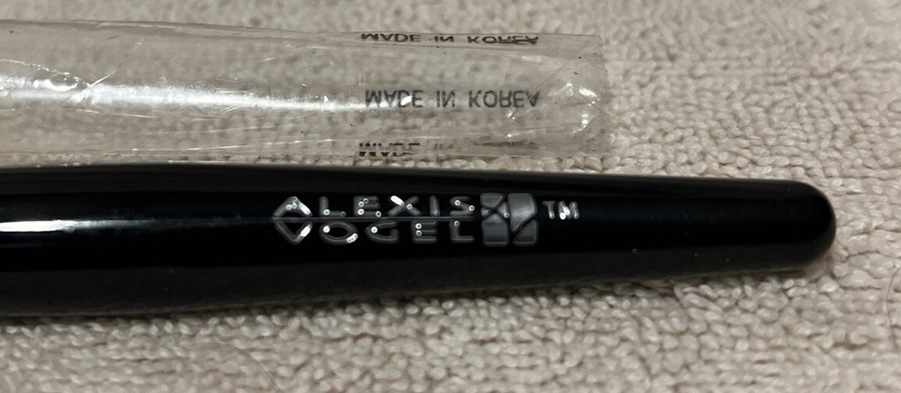 Alexis Vogel TM Blush Brush 6” New