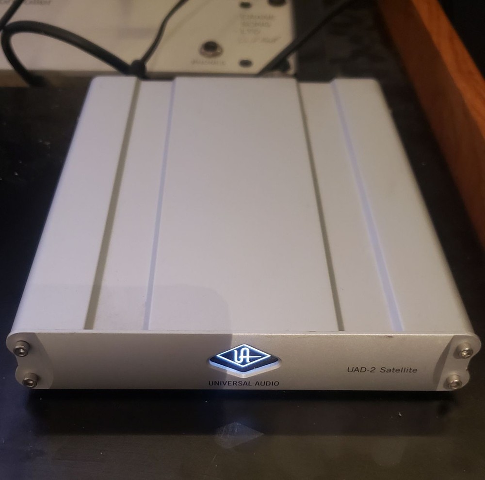 Universal Audio UAD-2 Satellite QUAD Core Firewire DSP Accelerator - Silver