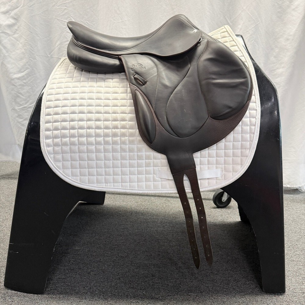 Used Devoucoux Chiberta S - Size 17" Monoflap Jump Saddle Brown