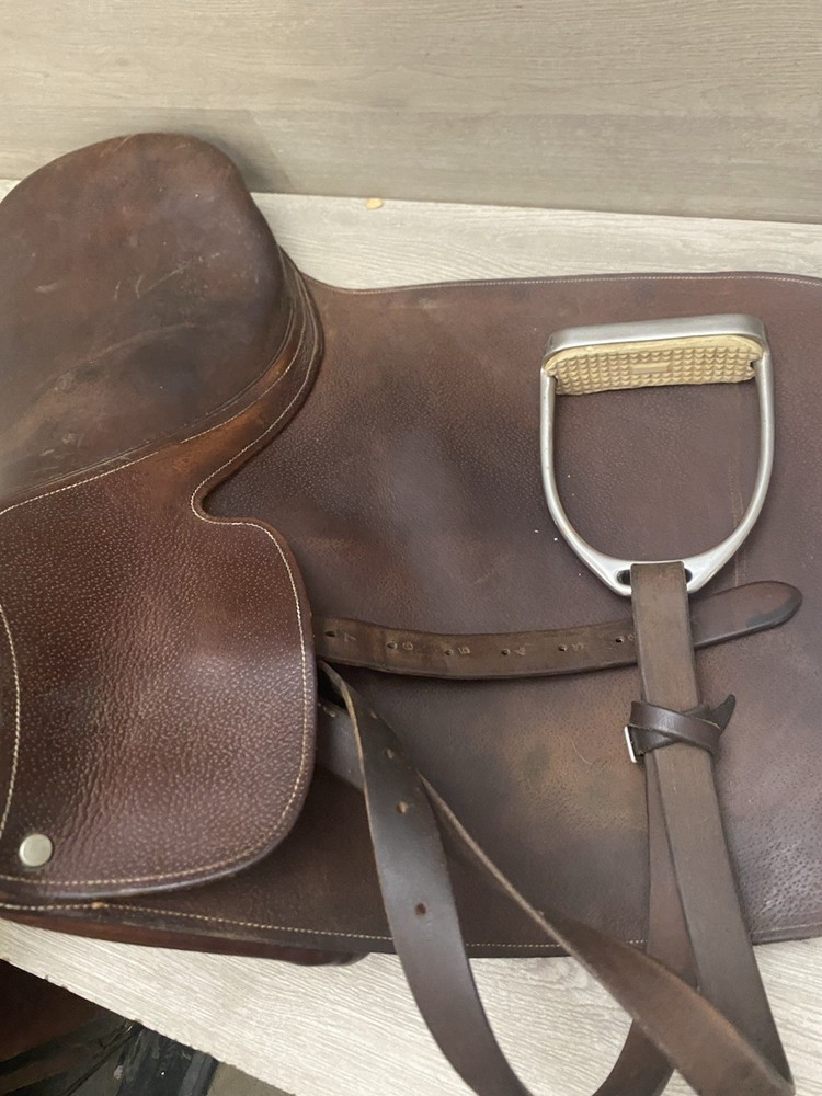 English Leather Close Contact Saddle Unknown Maker VGC