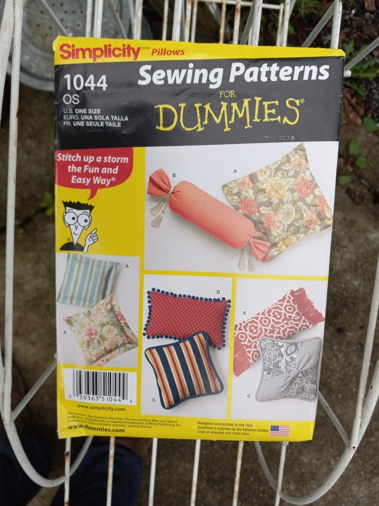 Simplicity Pillows and Cushions in Various Styles Sewing Pattern 1044