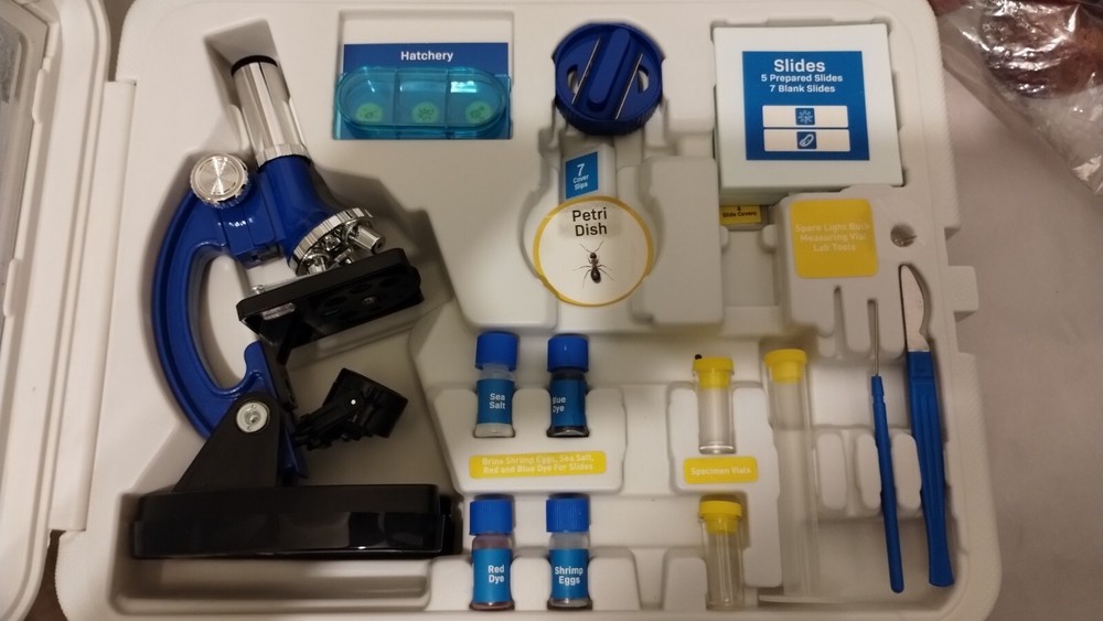 NWOT Explore One 900X Microscope Kit with Case, For Beginning Scientists,...