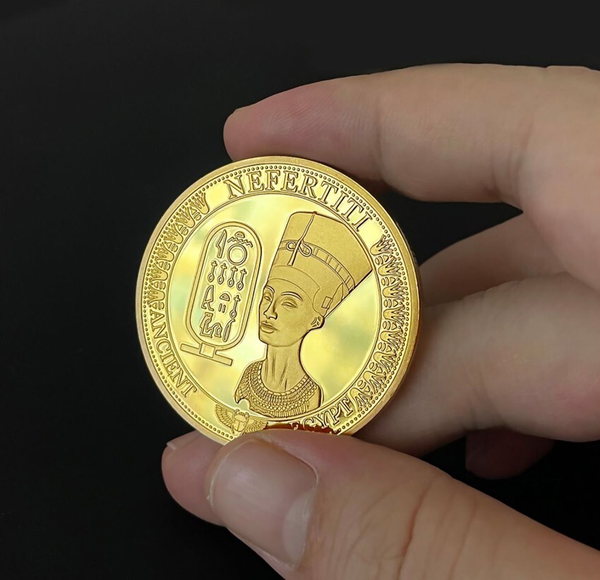 Craftsmanship: The coin features exquisite micro-relief detailing and a mirror-