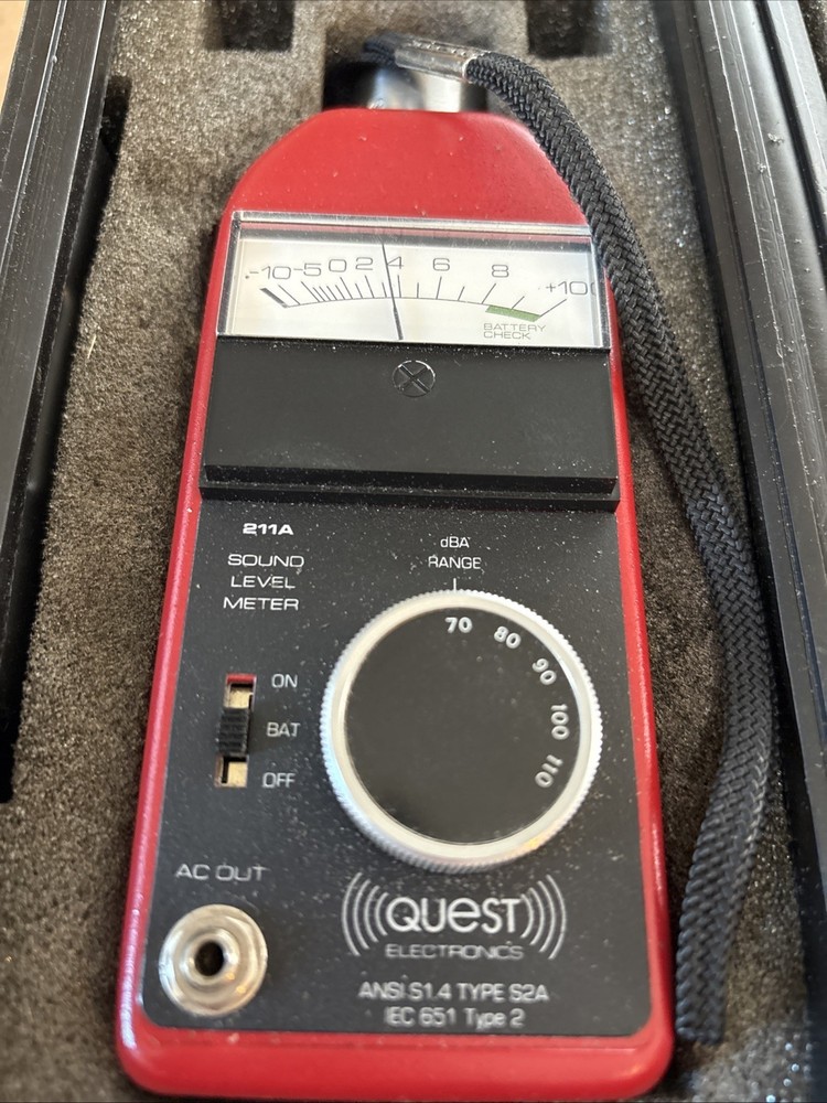 Quest Electronics Model 211A-FS Sound Level Meter Untested Looks Good!
