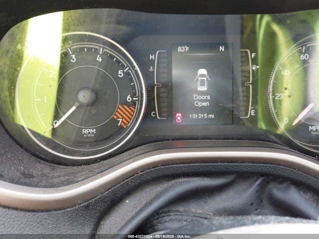 CHEROKEE 2014 Glove Box 4904867