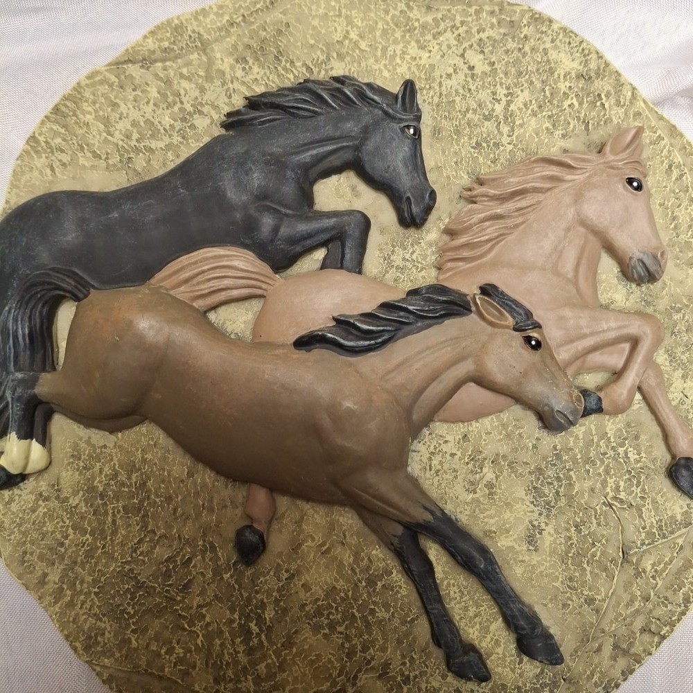 Spoontiques Three Horses Stepping Stone/Plaque