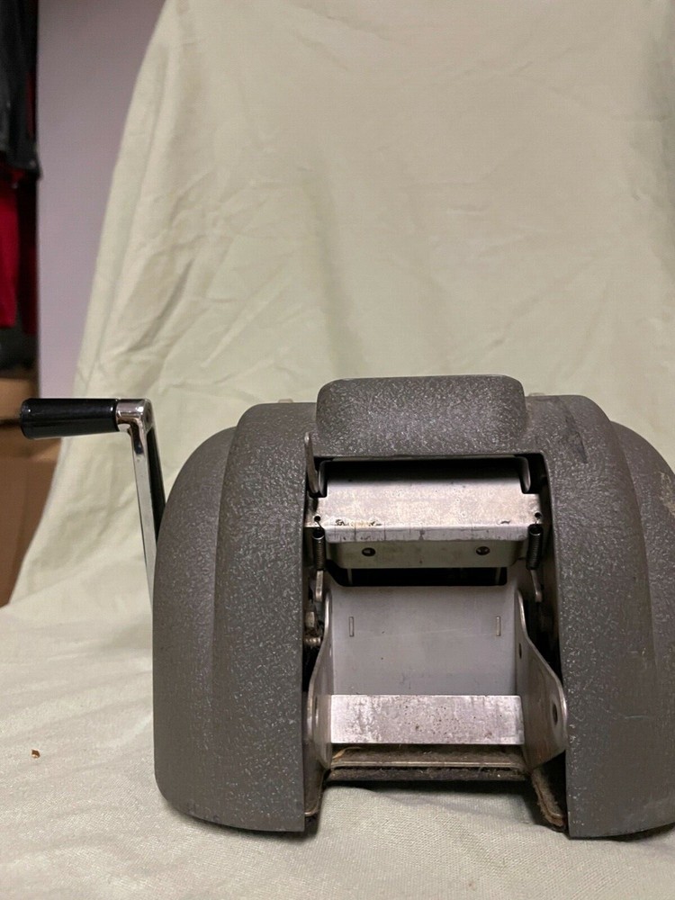 1940's Vintage Victor Adding Machine 6 Row Untested Desktop Adding Machine