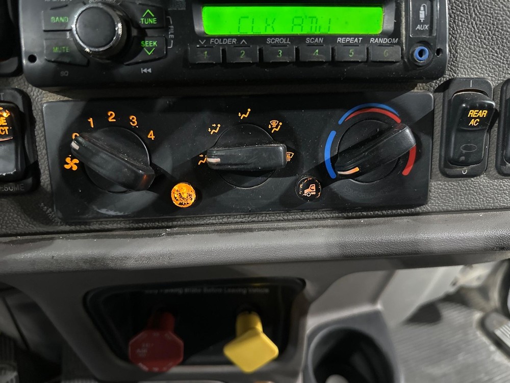 2006-2015 Peterbilt 386 Heater A/C Temperature Controls - Used