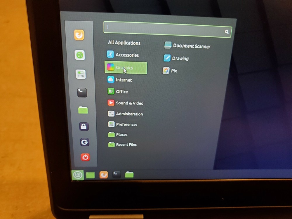 Linux Mint 20.2 Cinnamon x64 Bootable on 4G USB Stick!