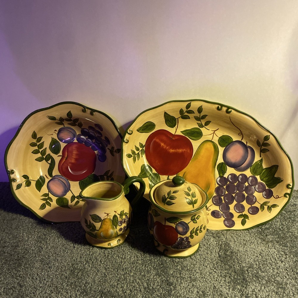 Hometrends dishware set. 4pcs.