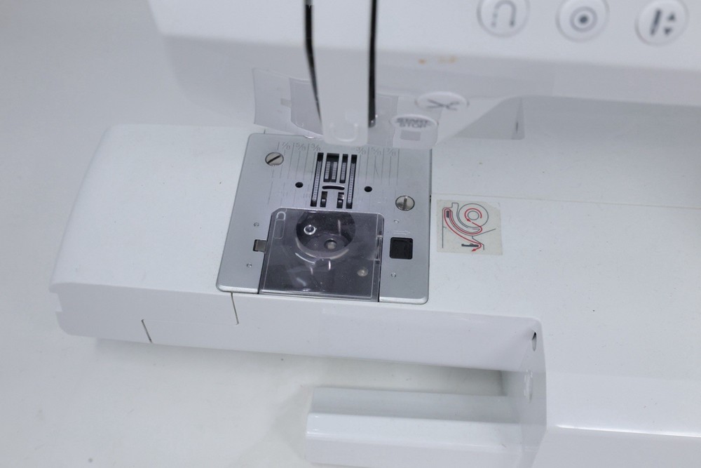 Singer 9340 Computerized Sewing Machine *TESTED/WORKING* (NO FOOT PEDAL/CABLES)