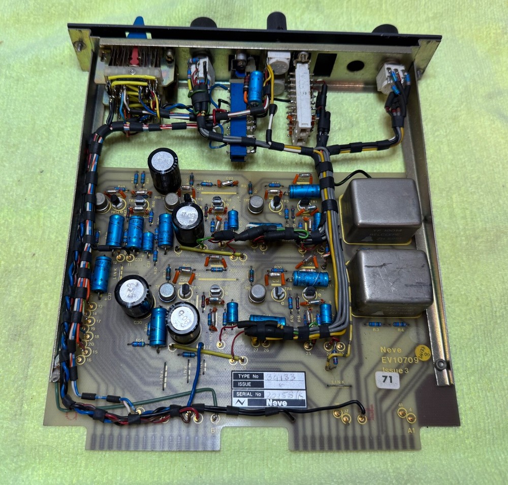 Neve 34133 Stereo Line/Mic preamplifier