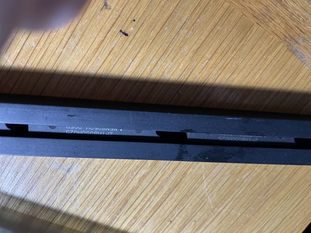 One NEW Mitsubishi M5M8050H-095P 8 bits microcomputer, PDIP40 package