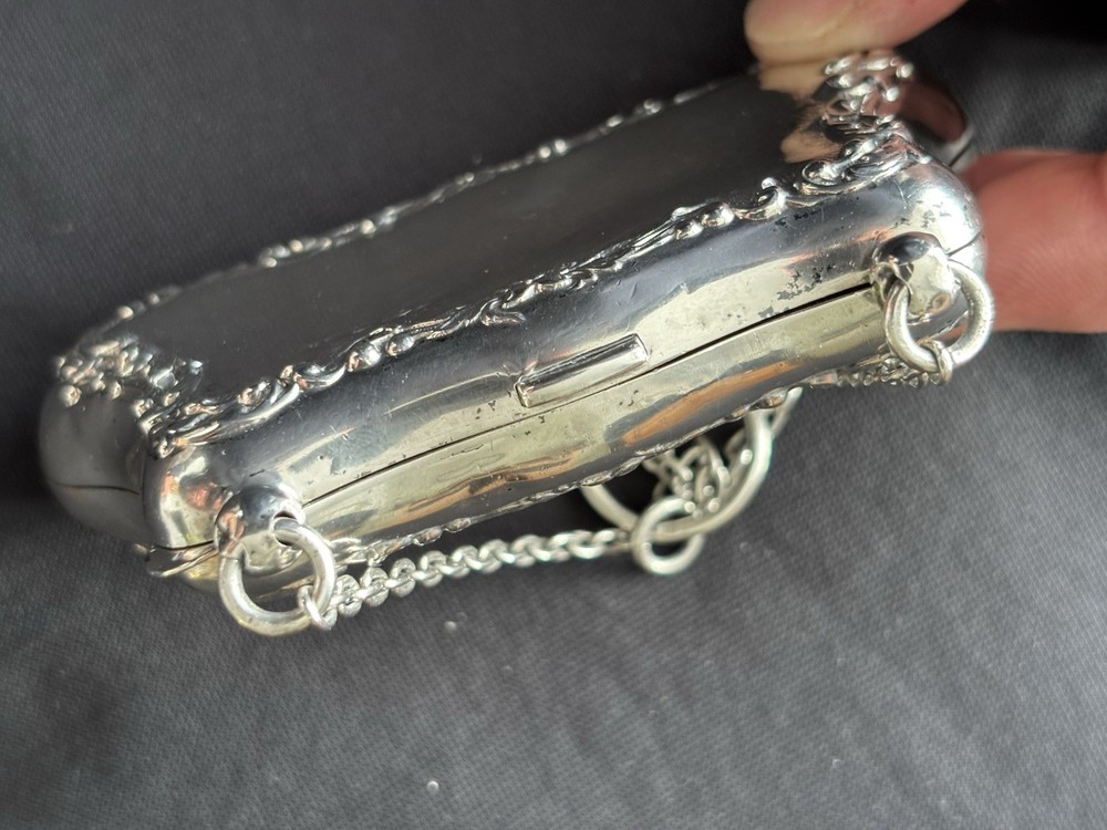 Reynolds Angels Solid Silver Purse, Henry Matthews 1904.