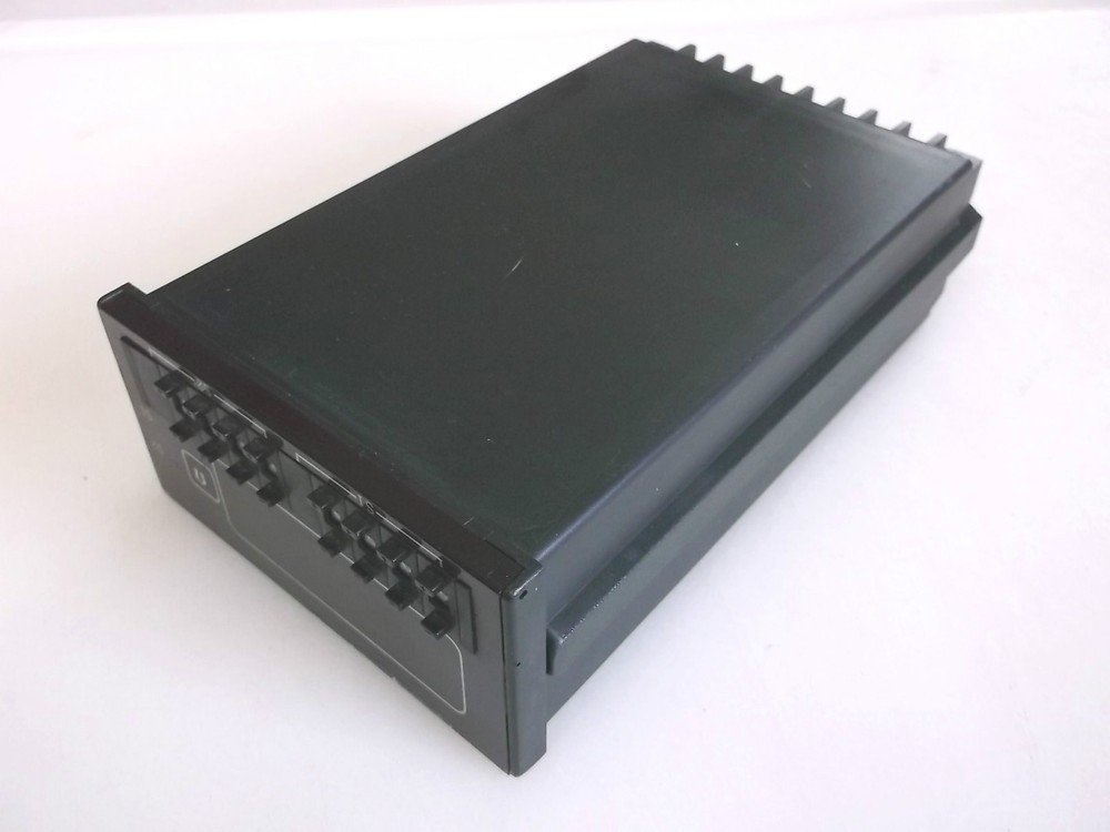 Omega S2-400A DC 0-10V Panel Mount Counter / Meter