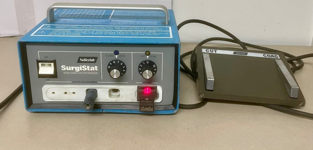 Valleylab SurgiStat Solid State Electrosurgery Unit w/ Footswitch