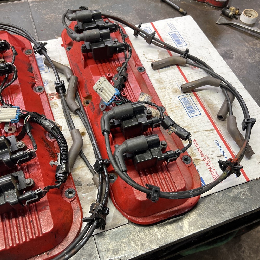 Volvo penta 8.1 Gi valve covers