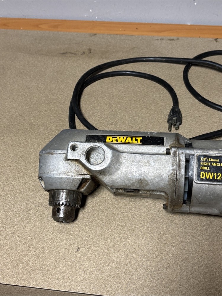 Dewalt Dw124 corded right angle drill!! FREE SHIPPING!! E3
