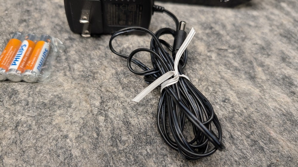 Oakcastle HIFI100 Compact Stereo System with Bluetooth Wall Mountable CD Player