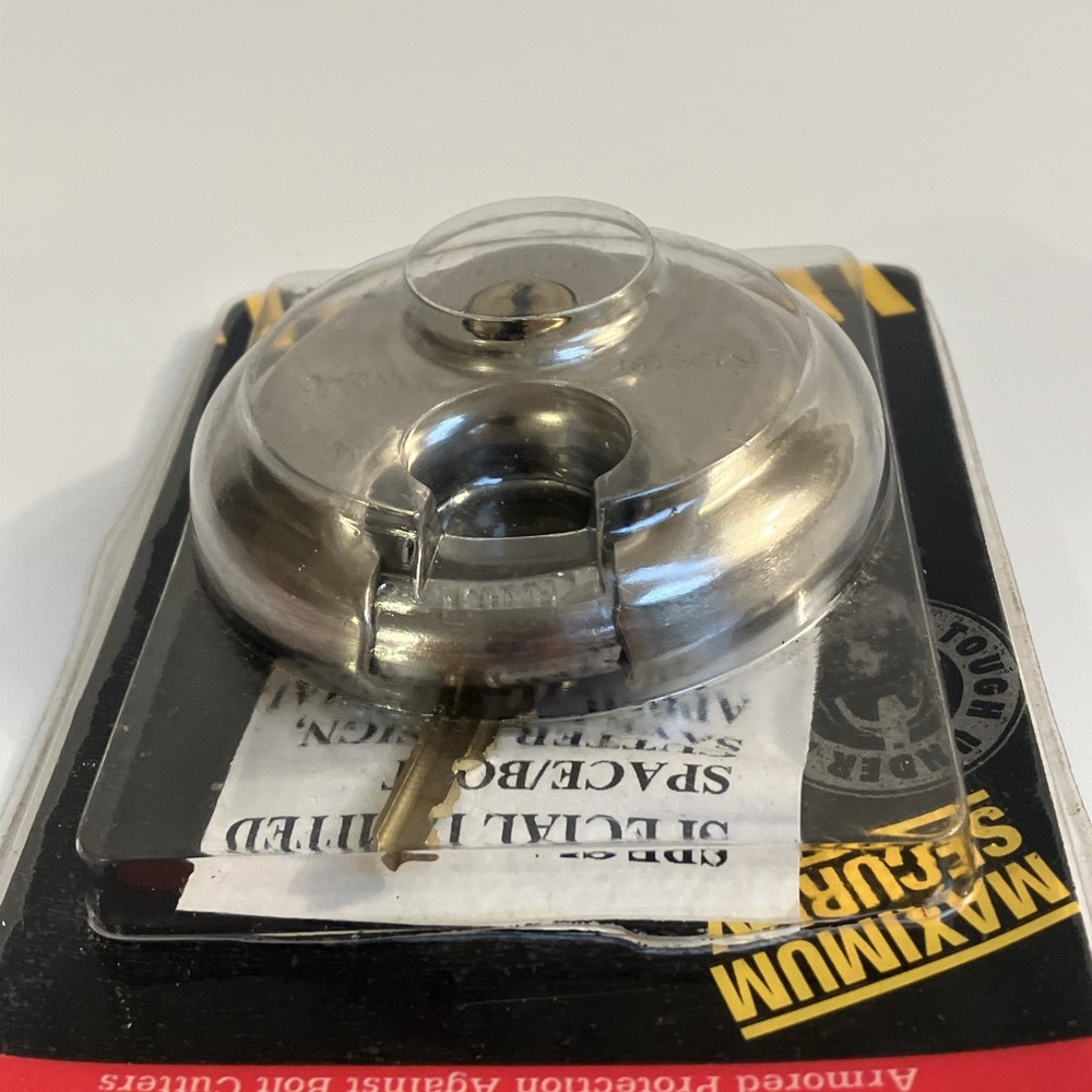 Master Lock Padlock 2-3/4" #40D Shielded Padlock Master Lock - NIP