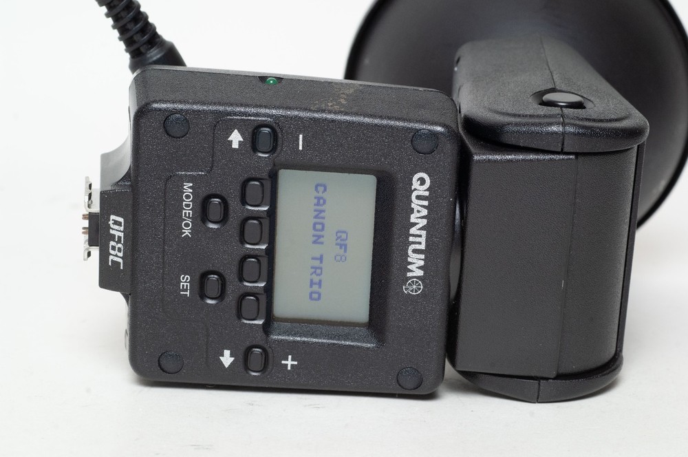 Minty Quantum Qflash QF8C TRIO Basic Shoe-Mount Camera Flash for Canon Cameras